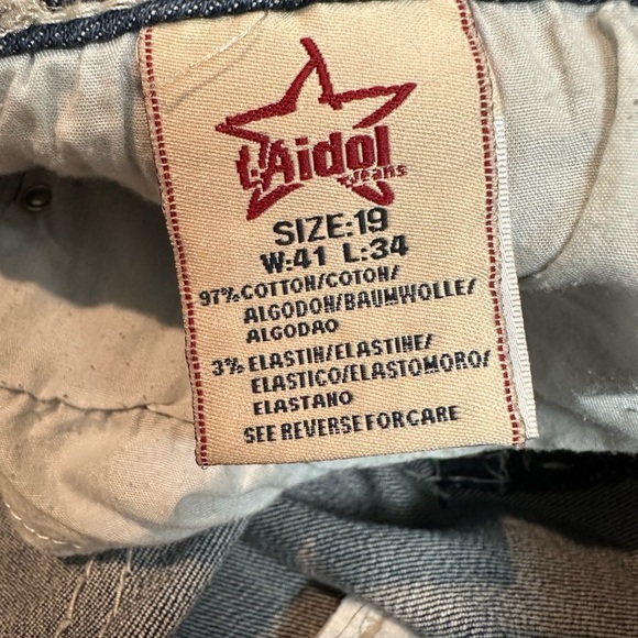 L.A. Idol Blue Ankle Cropped Jeans with Embroidered Detail - Picture 9 of 10